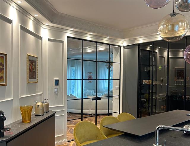 Porte Vetrate G Like Garofoli: Industrial Chic per ambienti Moderni ed Eleganti Classici